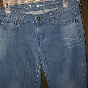 Levi’s Demi curve